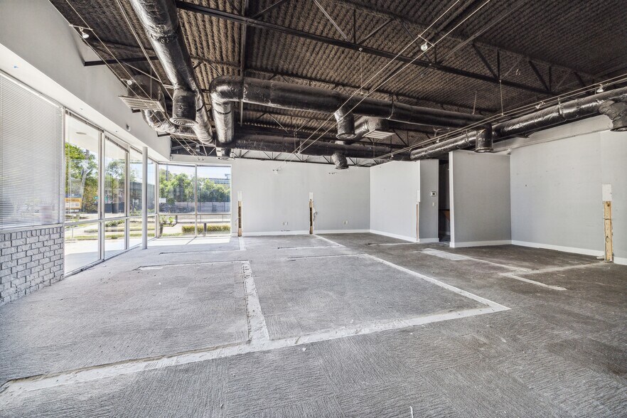 More Photos Of 2100 Waugh Dr, Houston Unknown For Lease