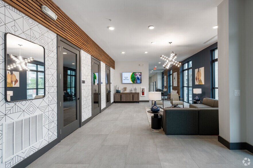 More Photos Of 2832 E Martin Luther King Jr Blvd, Austin Apartments For Lease