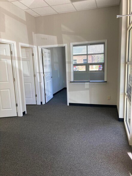 More Photos Of 3040 N Highway 17, Mount Pleasant Medical For Lease