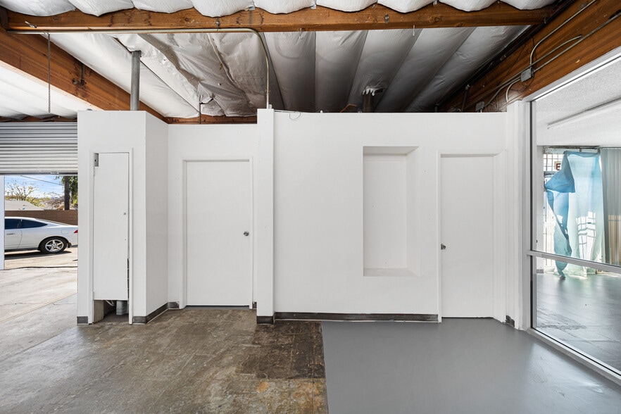 More Photos Of 372 N Mt. Vernon Ave, Colton Warehouse For Sale