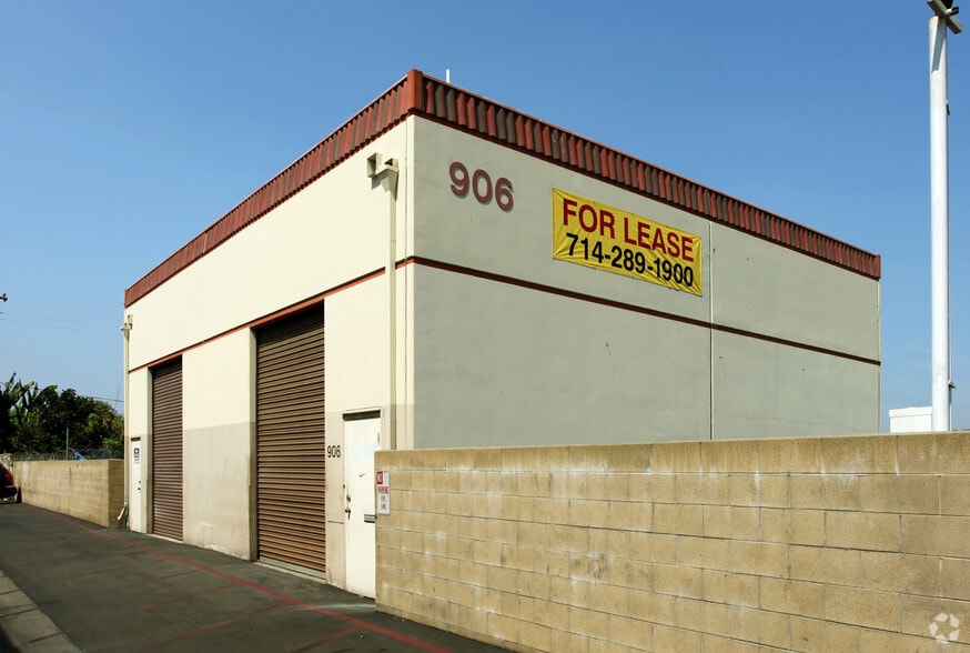 More Photos Of 900-950 S Harbor Blvd, Santa Ana Auto Repair For Lease