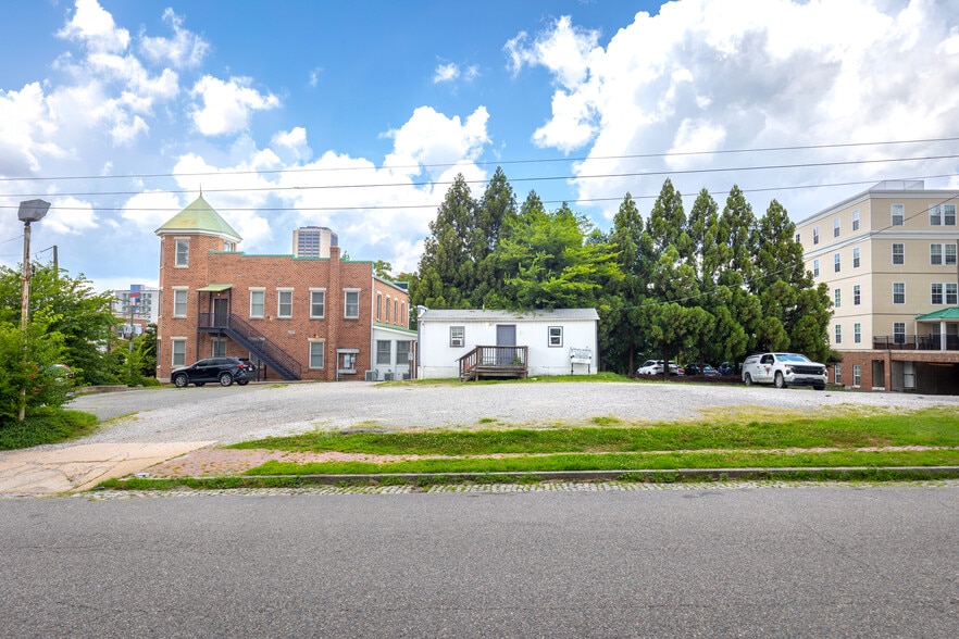 More Photos Of 2000 E Broad St, Richmond Religious Facility For Sale