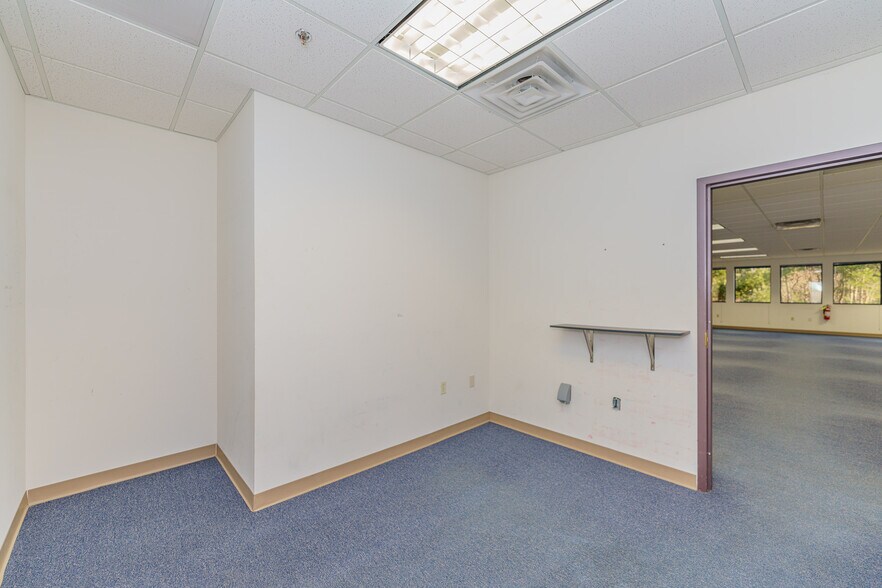 More Photos Of 10 Maxwell Dr, Clifton Park Medical For Lease