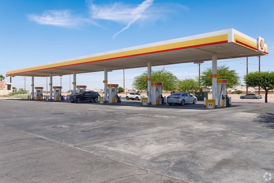 Primary Photo Of 1098 Cole Rd, Calexico Convenience Store For Sale