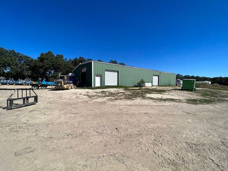 More Photos Of 40895 Interstate 10 W, Boerne Flex For Sale