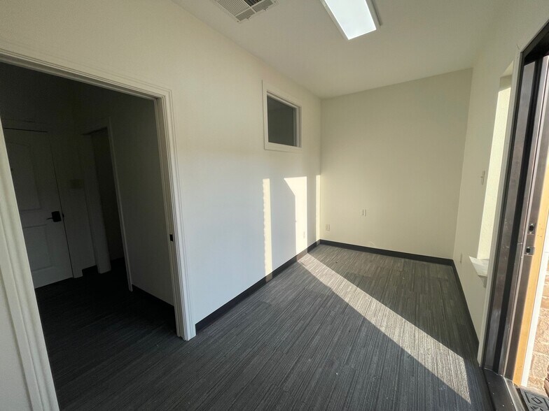 More Photos Of 3111 Unicorn Lake Blvd, Denton Storefront Retail Office For Lease