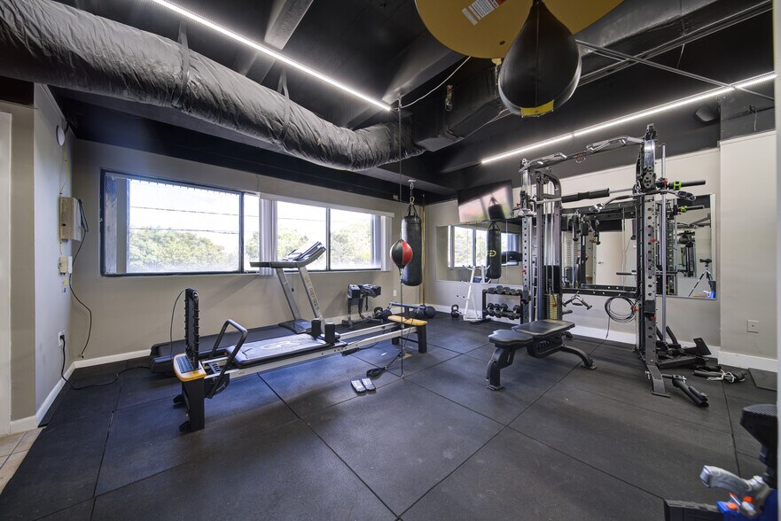 More Photos Of 2455 SW 27th Ave, Miami Medical For Lease