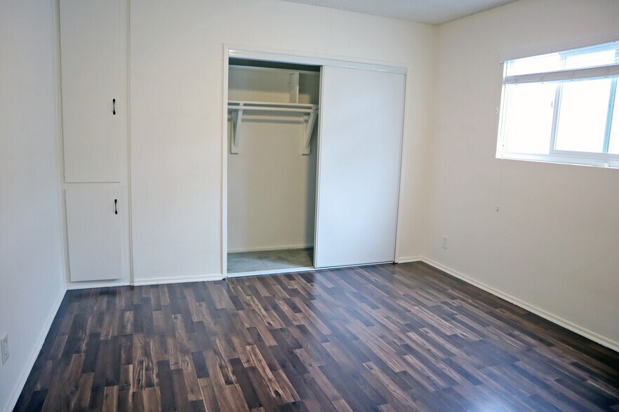 More Photos Of 11100 Camarillo St, North Hollywood Apartments For Sale