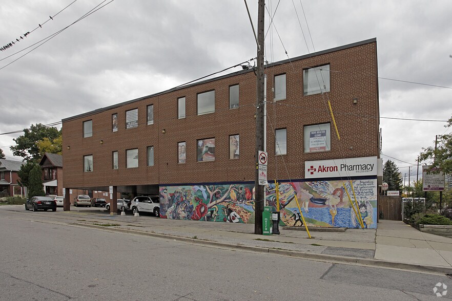 More Photos Of 2318 Lake Shore Blvd W, Toronto Medical For Sale