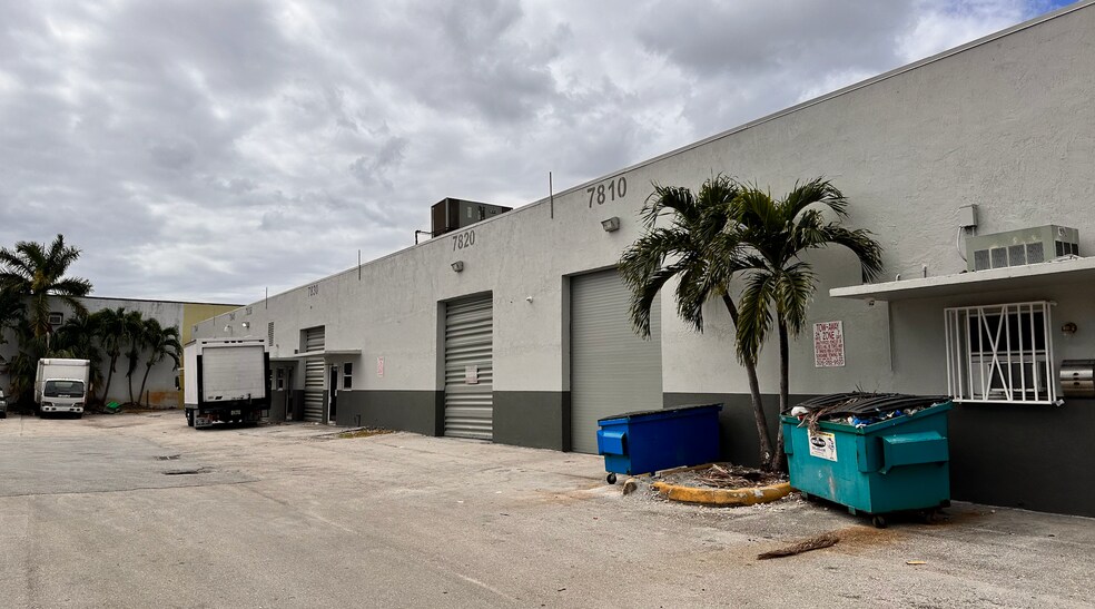 More Photos Of 7800-7840 W 2nd Ct, Hialeah Warehouse For Lease