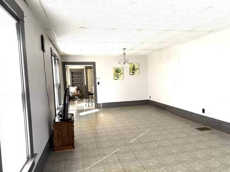 More Photos Of 840 S 3rd Ave, Wausau Storefront Retail Residential For Sale