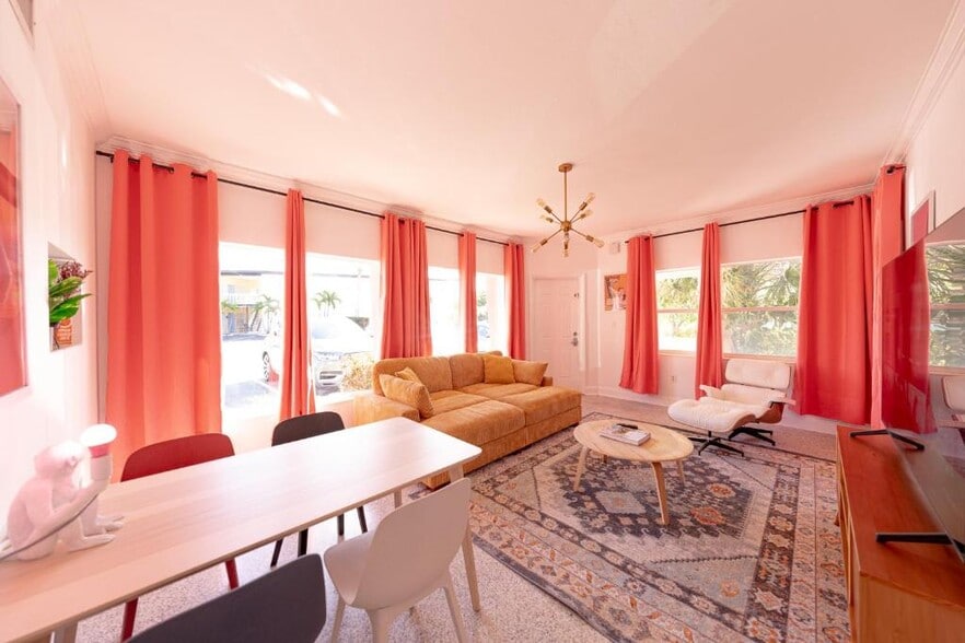 More Photos Of 648 Poinsettia Ave, Clearwater Beach Hotel For Sale