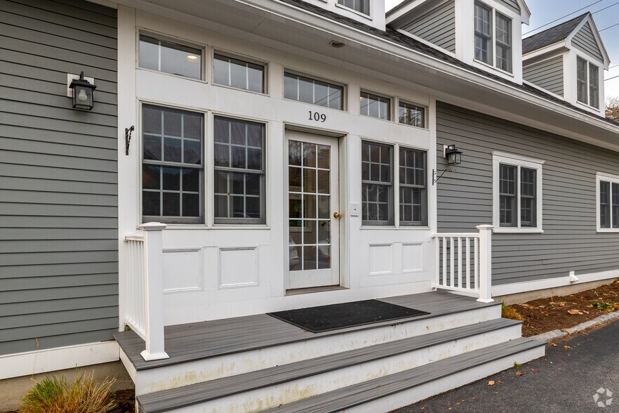 More Photos Of 109 Colon St, Beverly Medical For Lease