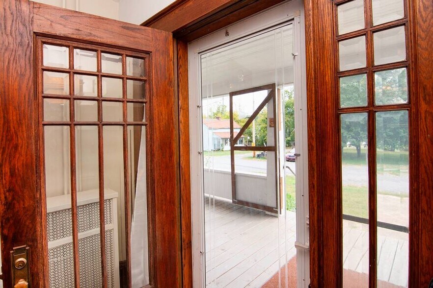 More Photos Of 101 Davis st, Alderson Freestanding For Sale