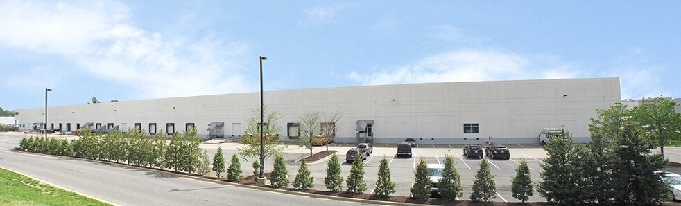More Photos Of 1000 Hampton Park Blvd, Capitol Heights Distribution For Lease