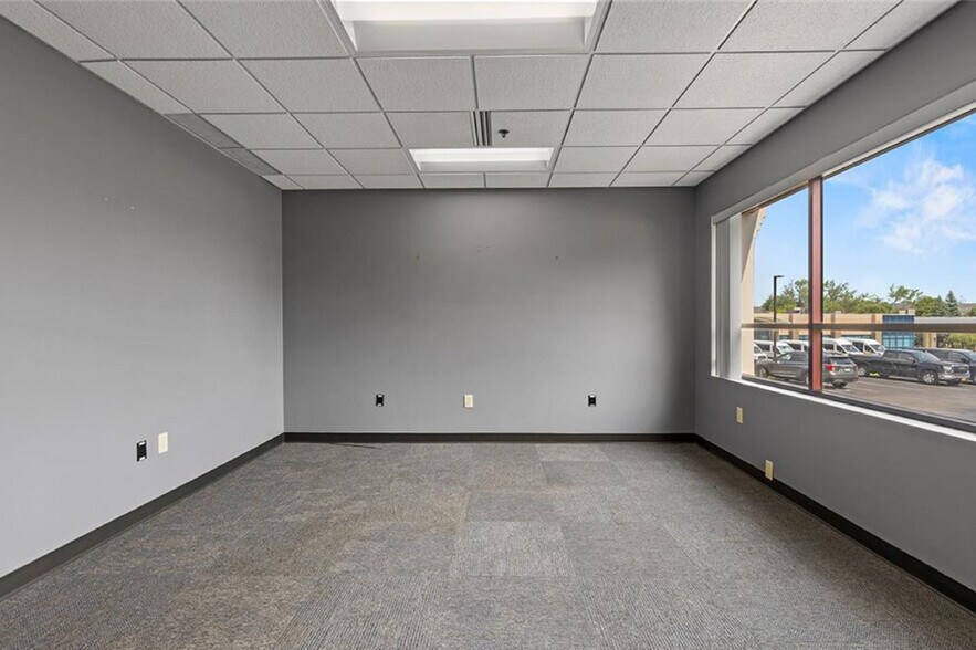More Photos Of 2350 N Forest Rd, Getzville Office For Lease
