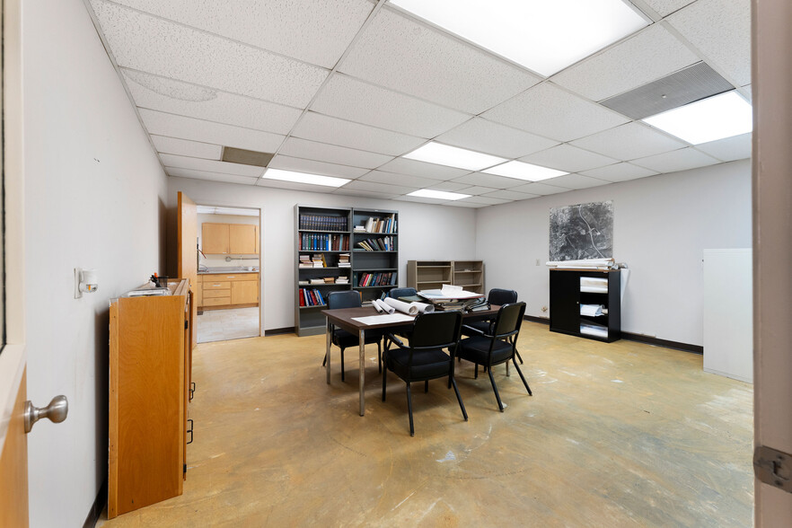 More Photos Of 112 Old Mill Rd, Cartersville Research And Development For Sale