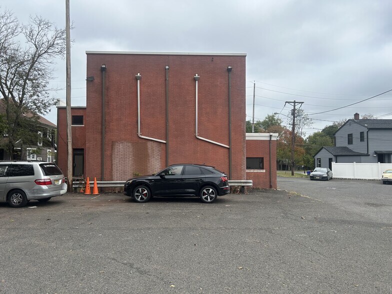 More Photos Of 21 Park Ave, Somerville Police Fire Station For Lease