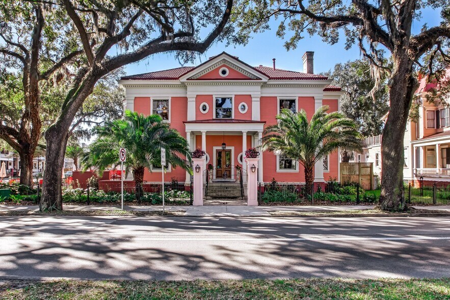 More Photos Of 422 W 43rd St, Savannah Storefront Retail Office For Sale