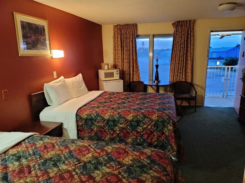 More Photos Of 609 E 15th St S, Eads Hotel For Sale