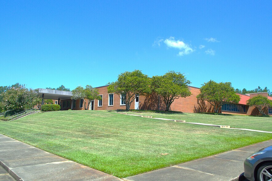 More Photos Of 4200 Mamie St, Hattiesburg Research And Development For Lease