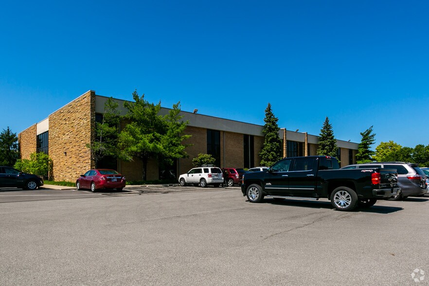 More Photos Of 6435 W Castleway Dr, Indianapolis Office For Lease