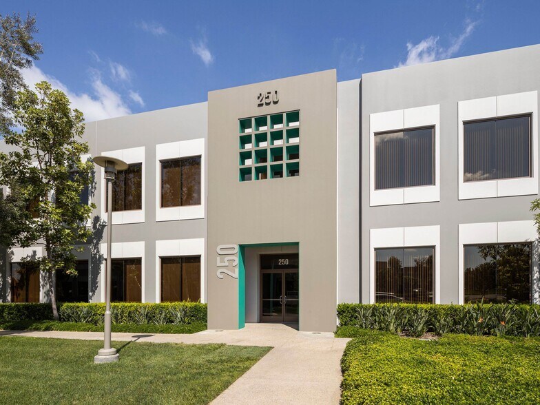 More Photos Of 200 Commerce Dr, Irvine Unknown For Lease
