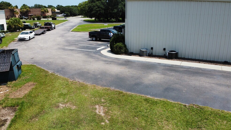 More Photos Of 499 Jessen Ln, Charleston Industrial For Lease