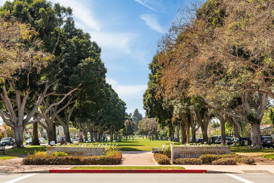 More Photos Of 1276-1278 Sartori Ave, Torrance Storefront For Sale