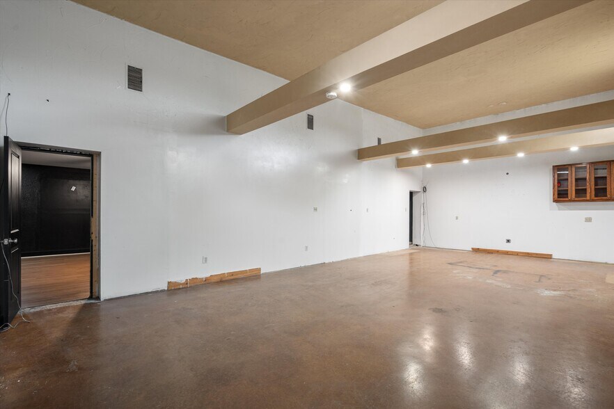 More Photos Of 10203 Old Manchaca Rd, Austin Flex For Lease