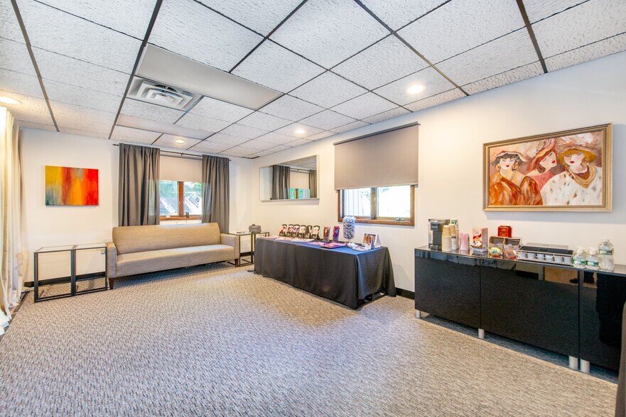 More Photos Of 184 Pompton Ave, Verona Medical For Lease