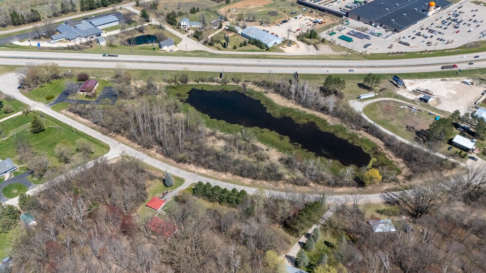 More Photos Of E3440 S Appletree Ln, Waupaca Office For Sale