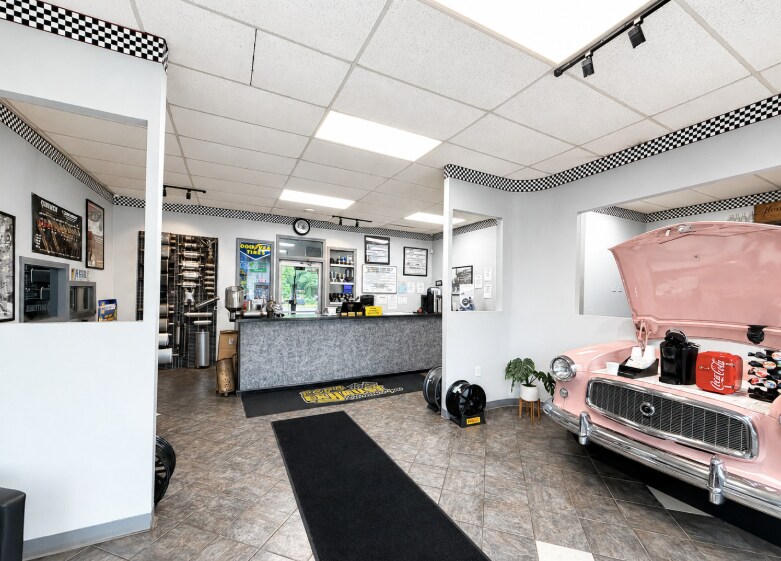 More Photos Of 516 Washington St, Middletown General Retail For Sale