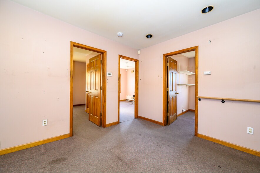 More Photos Of 511 W Westfield Ave, Roselle Park Storefront Retail Residential For Sale