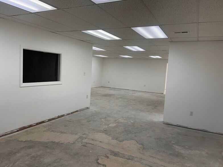 More Photos Of 204 W Pitman St, O'Fallon Office For Lease