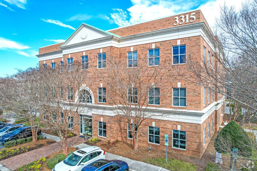 More Photos Of 3315 Springbank Ln, Charlotte Medical For Lease