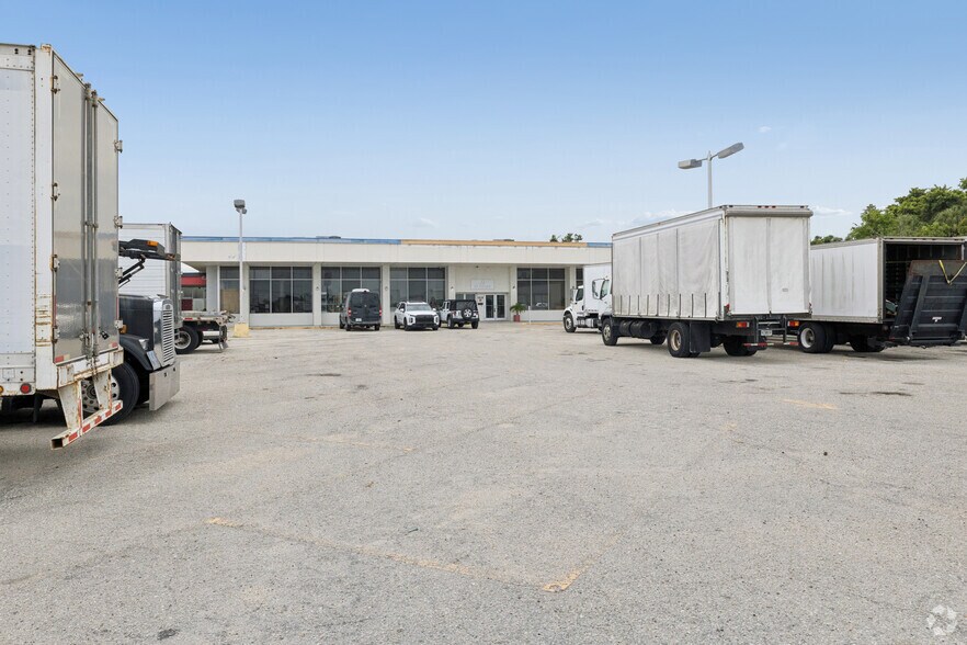 More Photos Of 7501 E 15th St, Sarasota Land For Lease