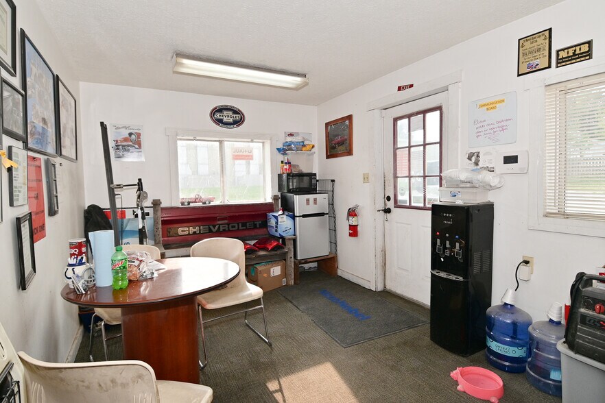 More Photos Of 115 N Chestnut St, Monrovia Auto Repair For Sale