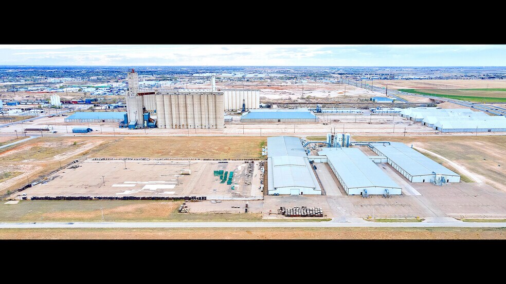 More Photos Of 2002 N Avenue N, Lubbock Manufacturing For Sale