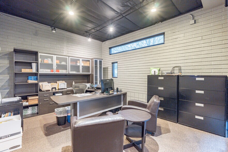 More Photos Of 1702 E McNair Dr, Tempe Office Residential For Lease