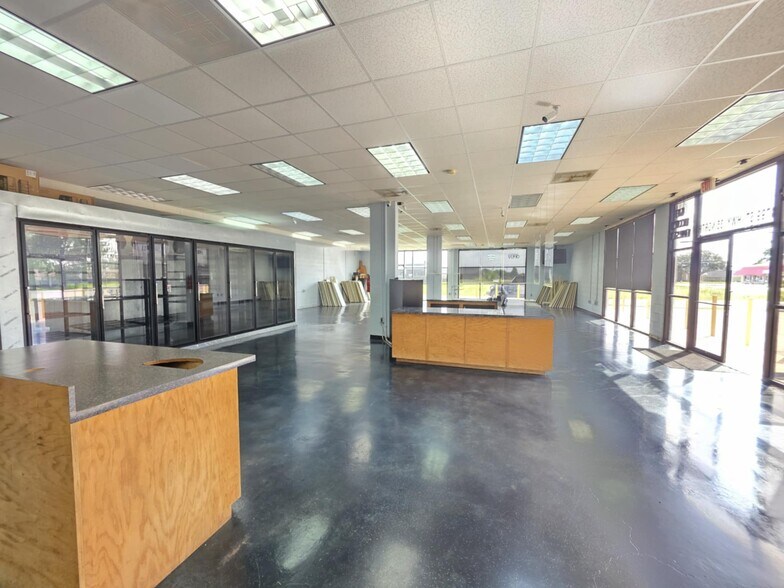 More Photos Of 8799 State Highway 35 N, Van Vleck Convenience Store For Sale