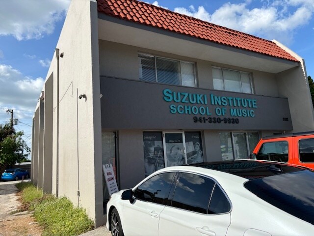 More Photos Of 3112 Southgate Cir, Sarasota General Retail For Sale