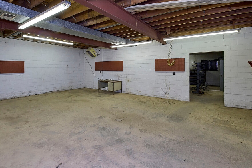 More Photos Of 6328 Elk River Rd, Clendenin Auto Repair For Sale
