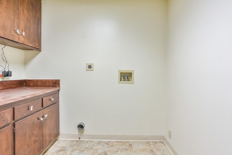 More Photos Of 2921 El Camino Ave, Sacramento Medical For Lease