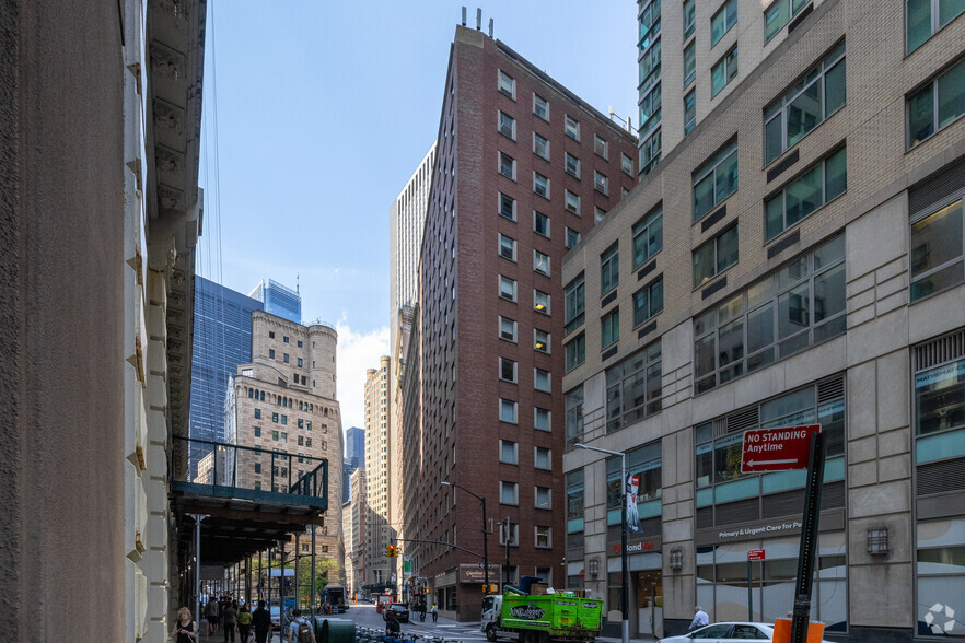 More Photos Of 83 Maiden Ln, New York Office For Lease