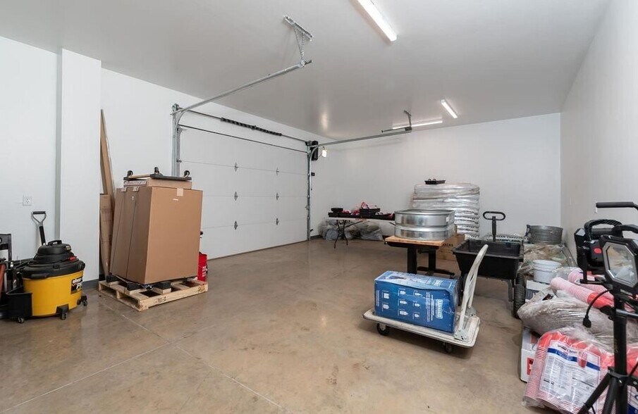 More Photos Of 417 NE 144th Pl, Edmond Light Distribution For Sale