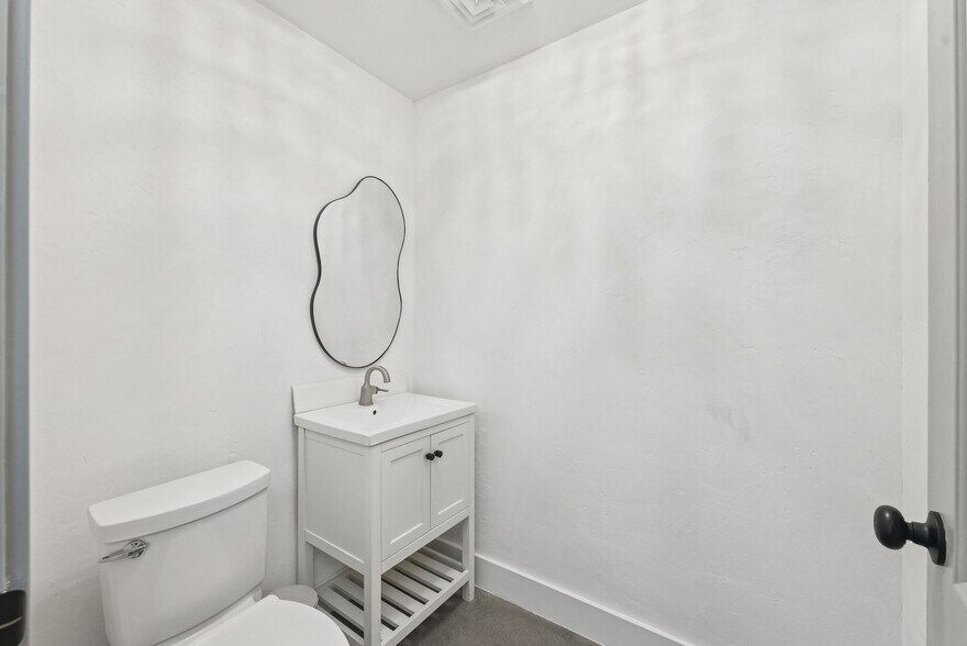 More Photos Of 1085 E 900 S, Salt Lake City Office For Sale