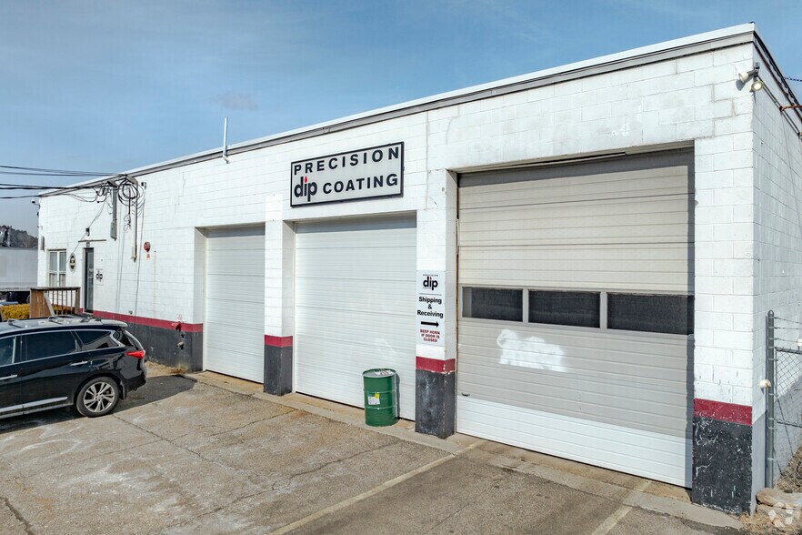More Photos Of 176 Chase River Rd, Waterbury Manufacturing For Lease