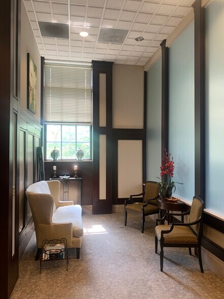More Photos Of 48-50 W Chestnut St, Lancaster Office For Lease