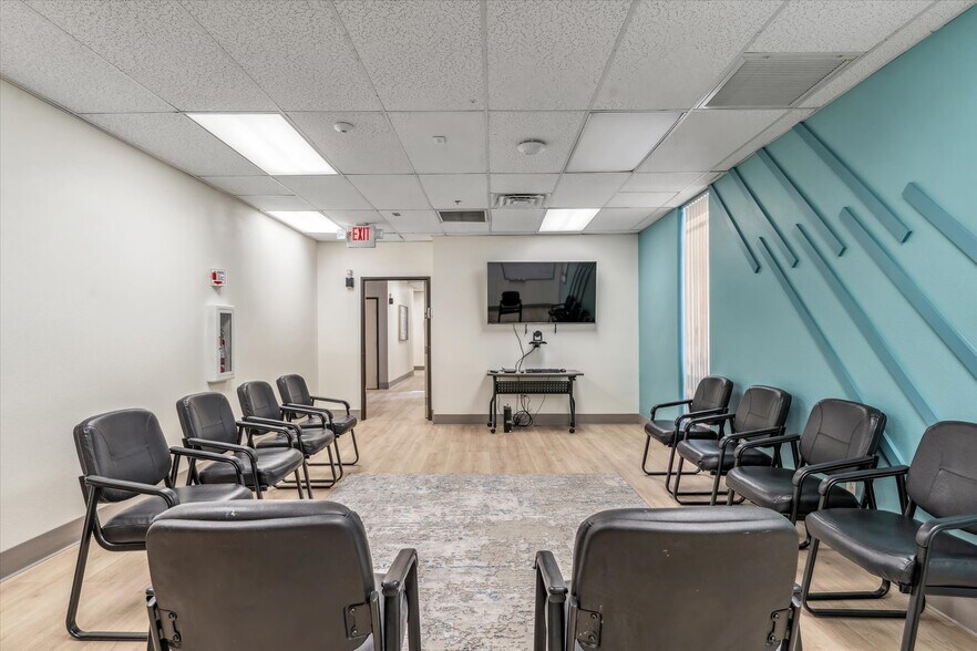 More Photos Of 4220 N 20th Ave, Phoenix Medical For Lease